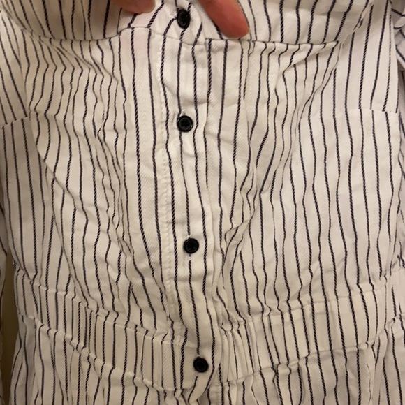 🧁Off the shoulder pin striped black and white button up shirt - Picture 4 of 7